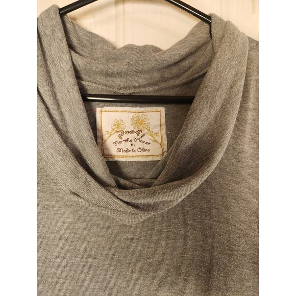 Poof! Light Grey Cowl Neck Sleeveless Sweater M Medium - Picture 3 of 3